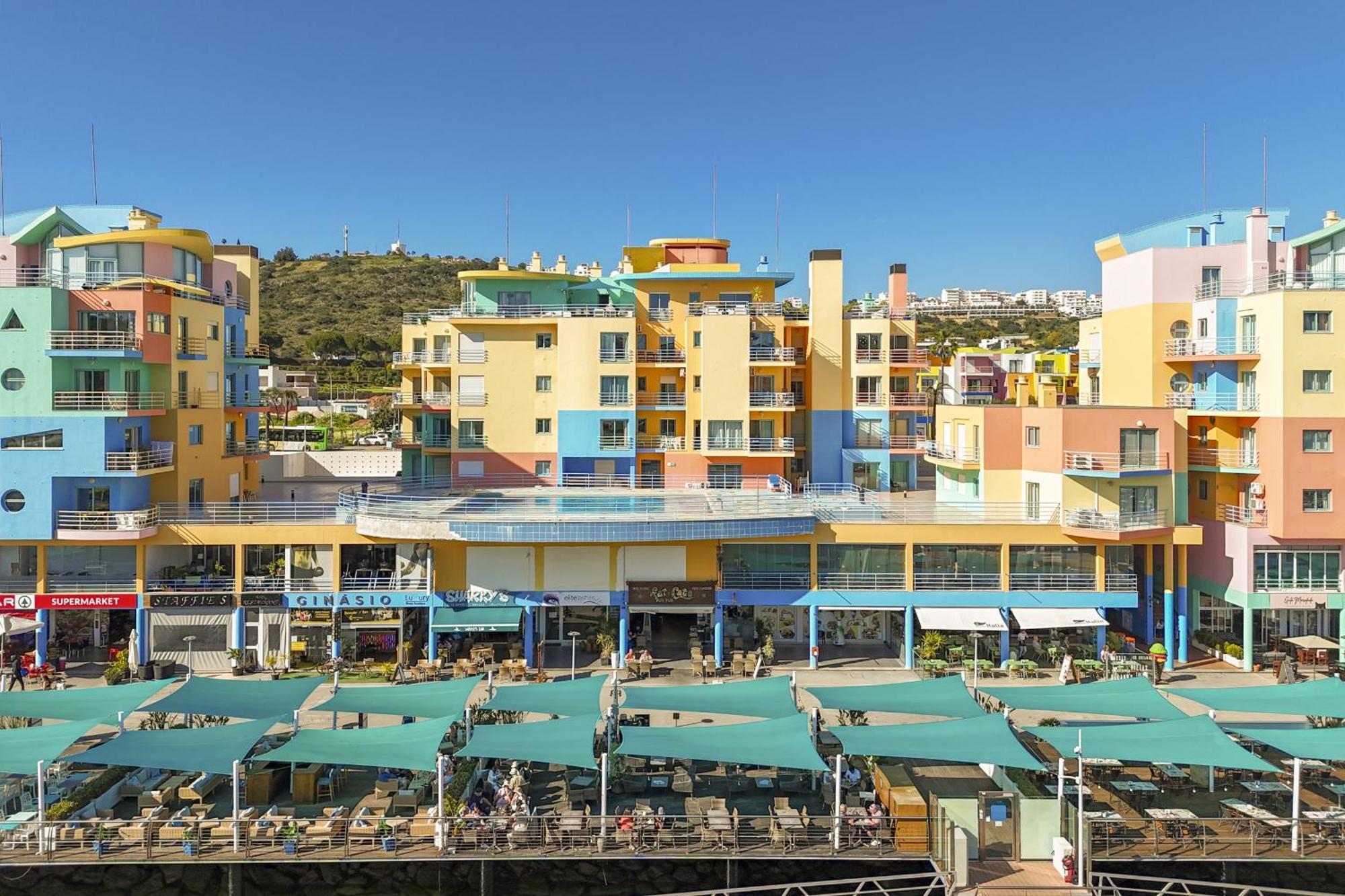Marina Breeze Apartment With Pool - 900M From The Beach 알부페이라 외부 사진