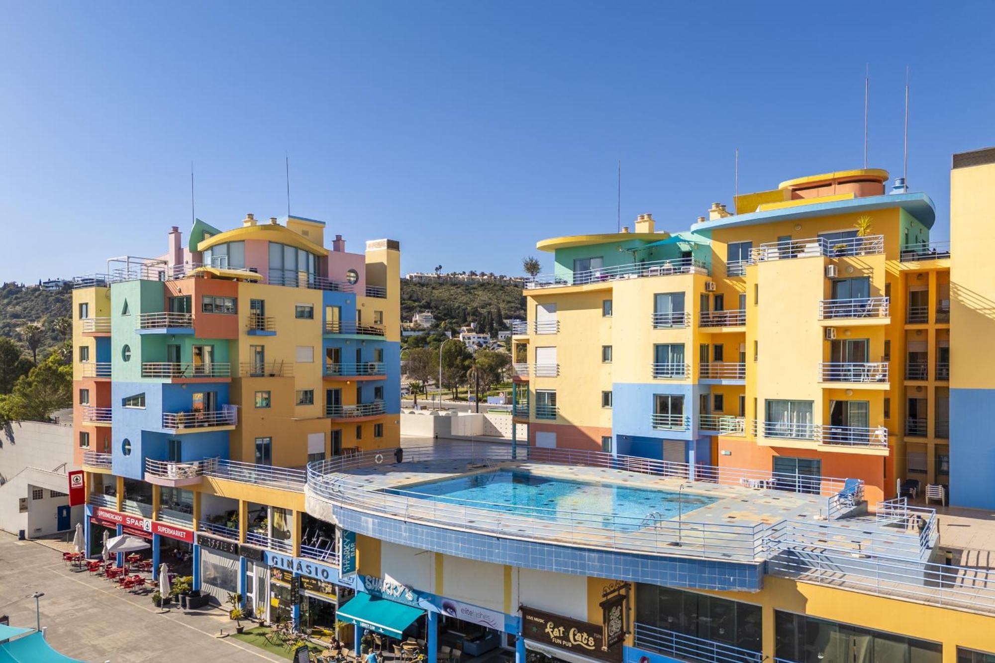 Marina Breeze Apartment With Pool - 900M From The Beach 알부페이라 외부 사진