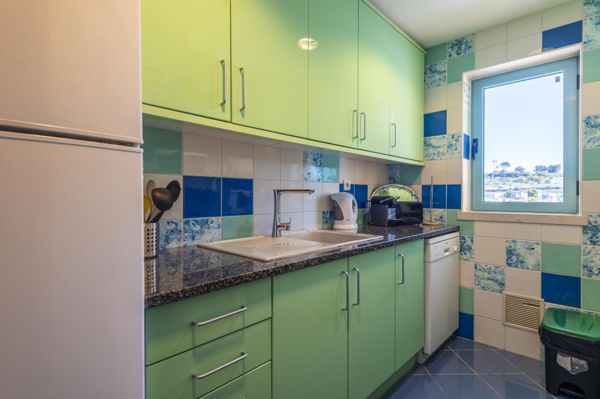 Marina Breeze Apartment With Pool - 900M From The Beach 알부페이라 외부 사진