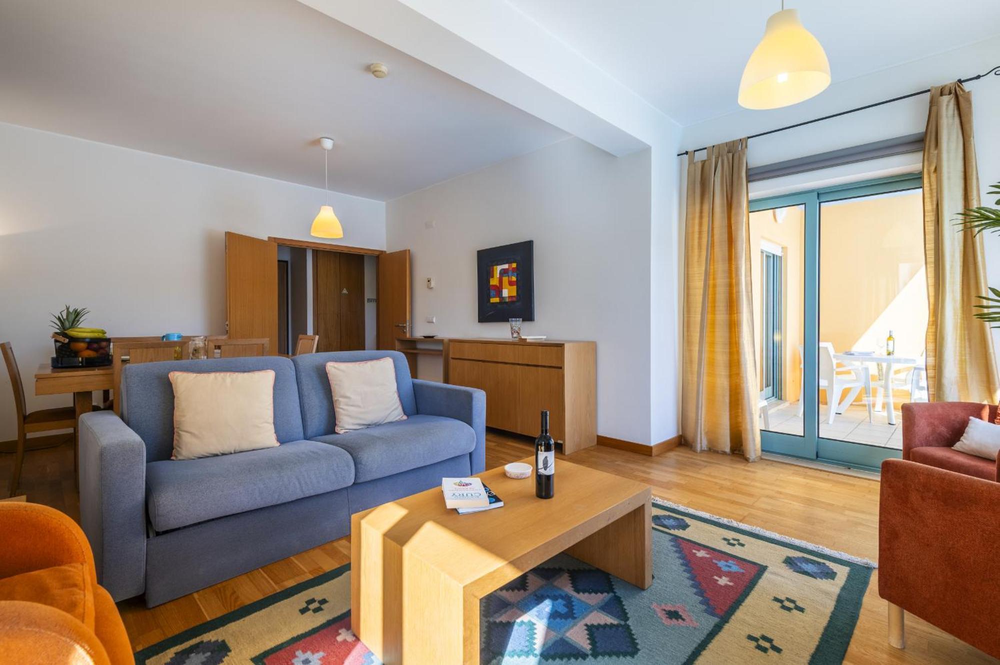 Marina Breeze Apartment With Pool - 900M From The Beach 알부페이라 외부 사진