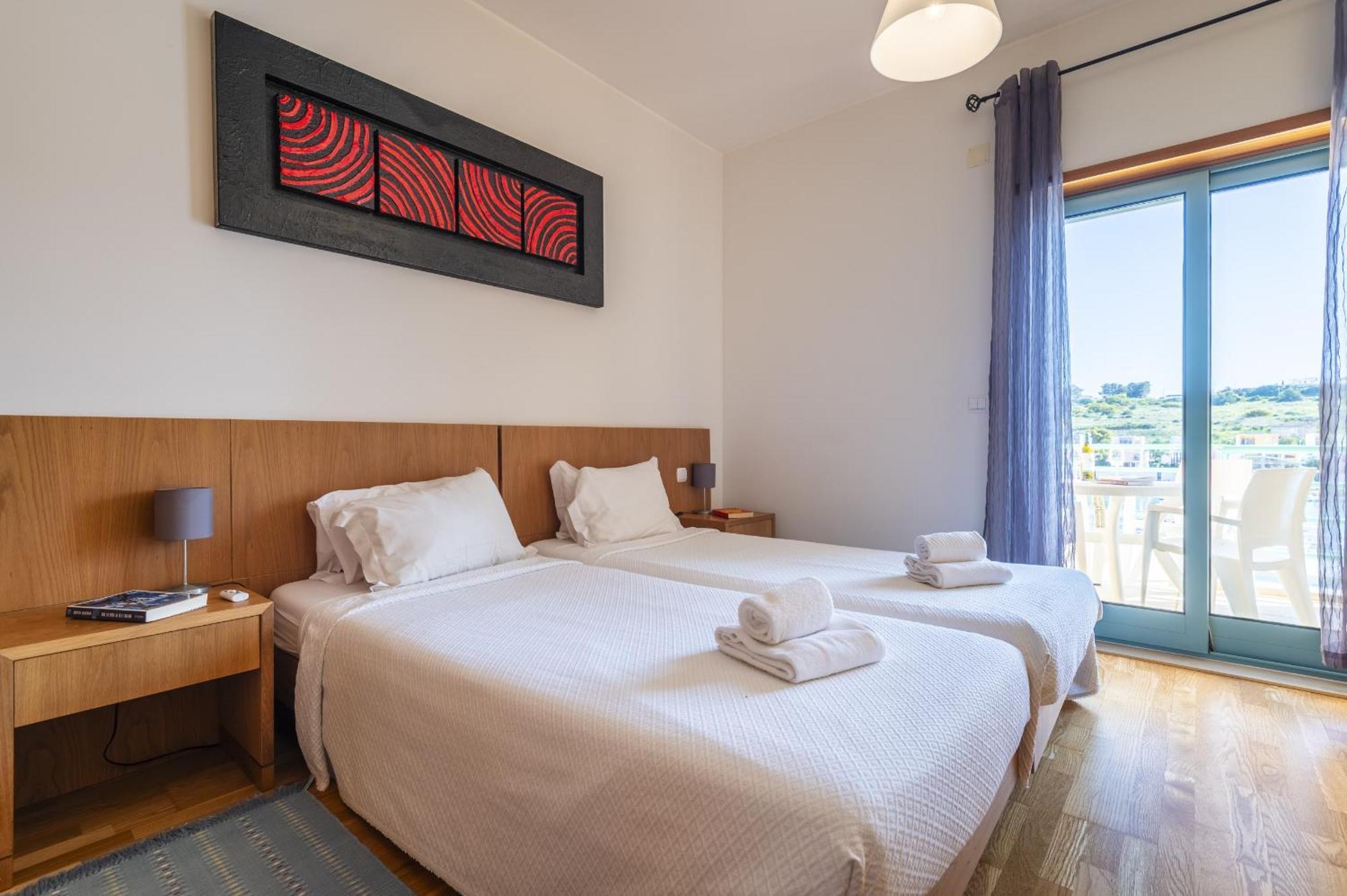 Marina Breeze Apartment With Pool - 900M From The Beach 알부페이라 외부 사진