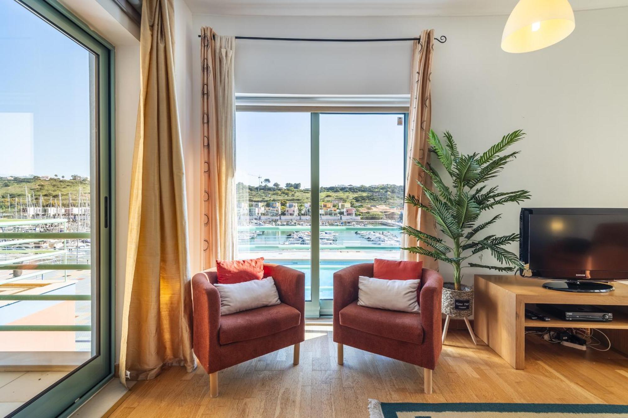 Marina Breeze Apartment With Pool - 900M From The Beach 알부페이라 외부 사진