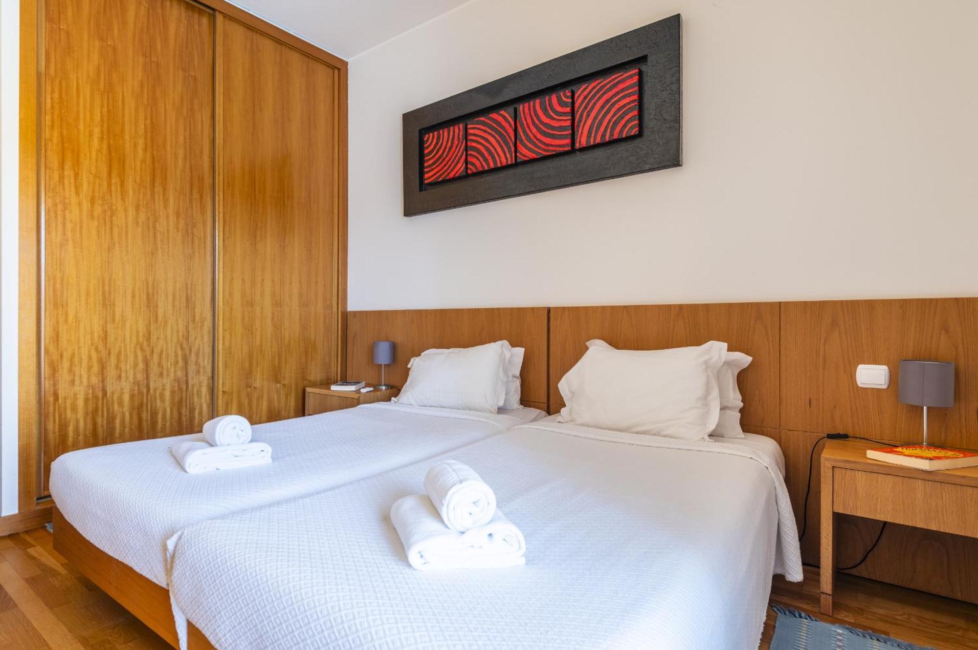 Marina Breeze Apartment With Pool - 900M From The Beach 알부페이라 외부 사진