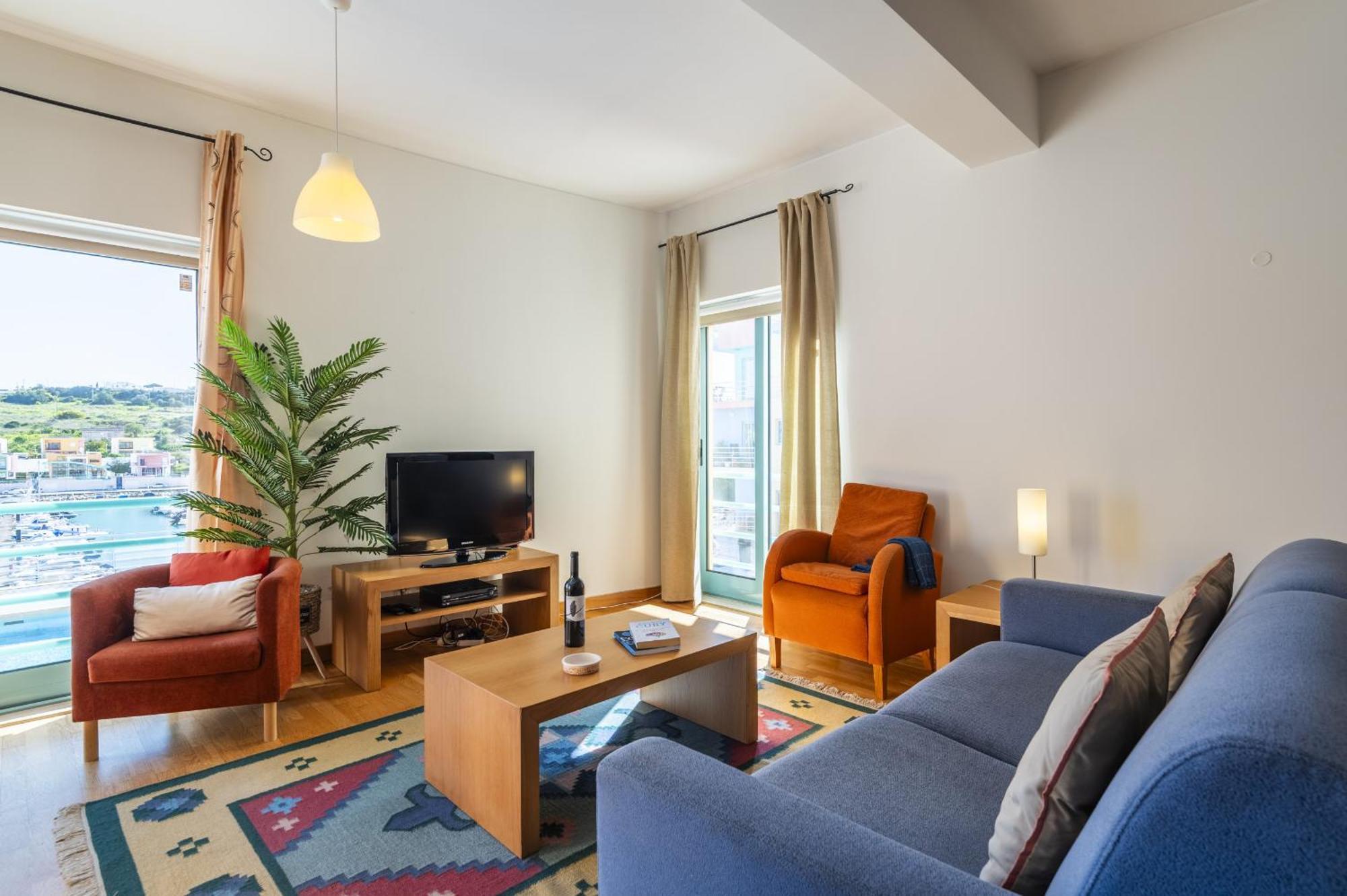 Marina Breeze Apartment With Pool - 900M From The Beach 알부페이라 외부 사진